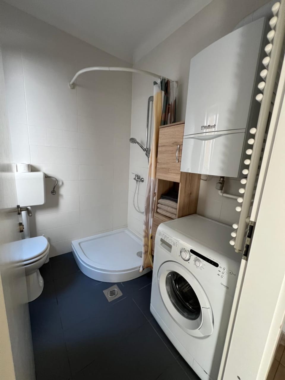 Shower, Toilet, Bathroom, washing machine