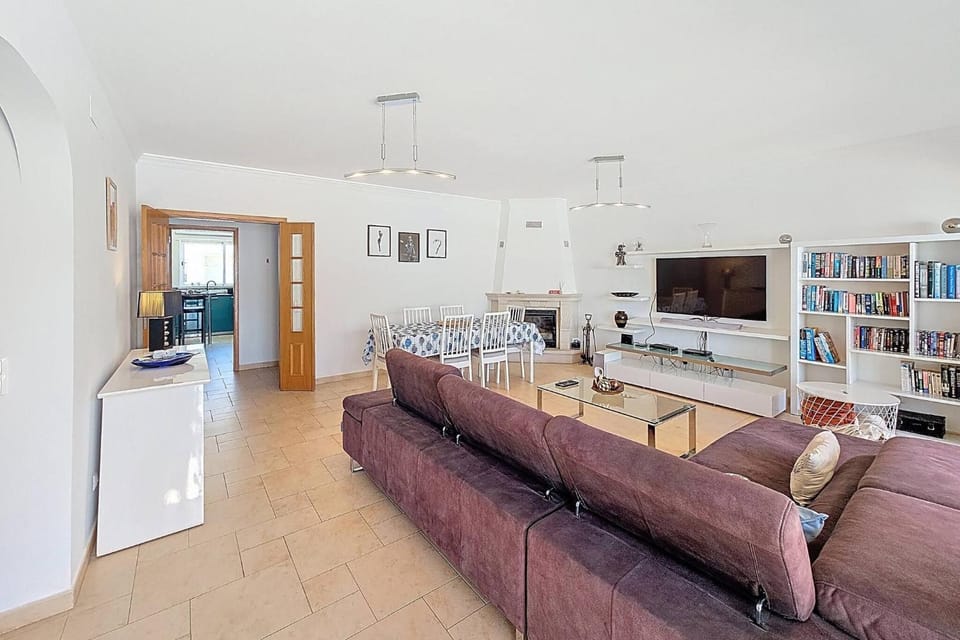 Restaurant/places to eat, Living room, air conditioner