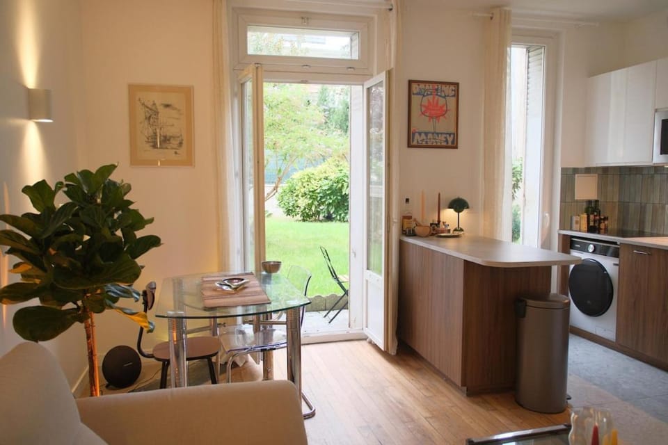 Elegant two-room apartment with garden, 10 min from La Défense Apartment in Puteaux