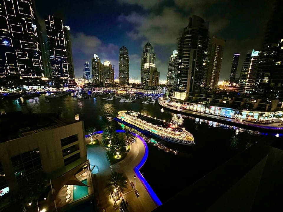Modern 2-Bedrooms Apartment with Stunning Marina Views Apartment in Dubai