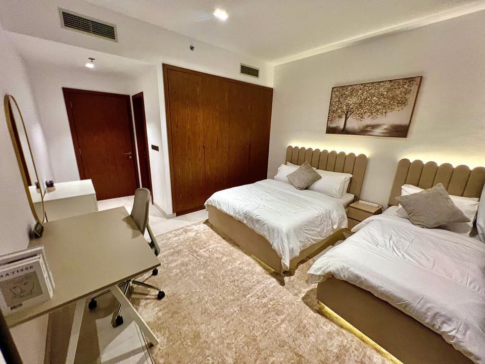 Modern 2-Bedrooms Apartment with Stunning Marina Views Apartment in Dubai