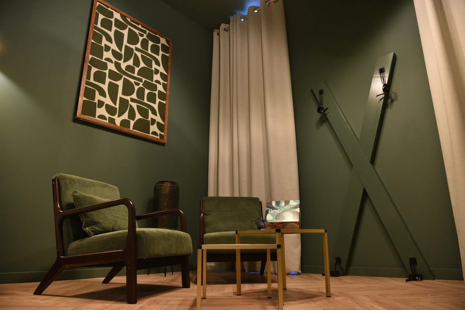 Living room, Bedroom
