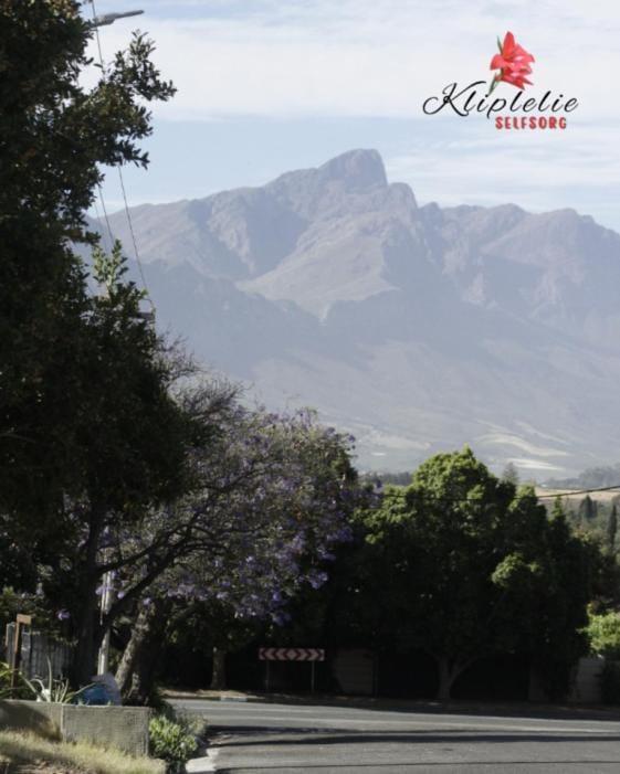 View (from property/room), Mountain view, Street view, Quiet street view