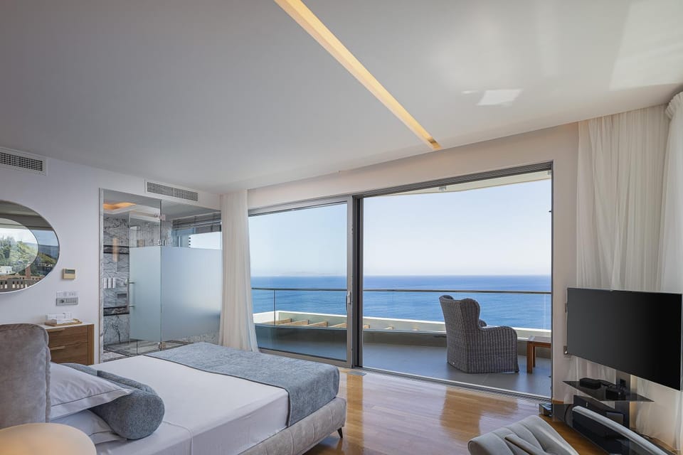 TV and multimedia, Bedroom, Sea view