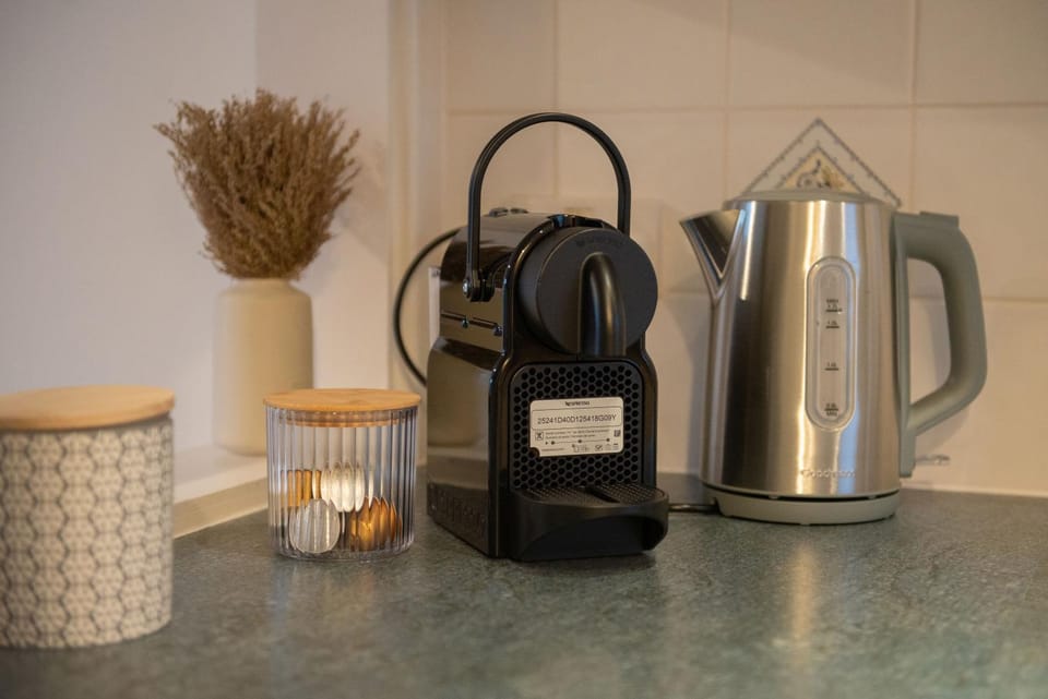 Coffee/tea facilities, kitchen