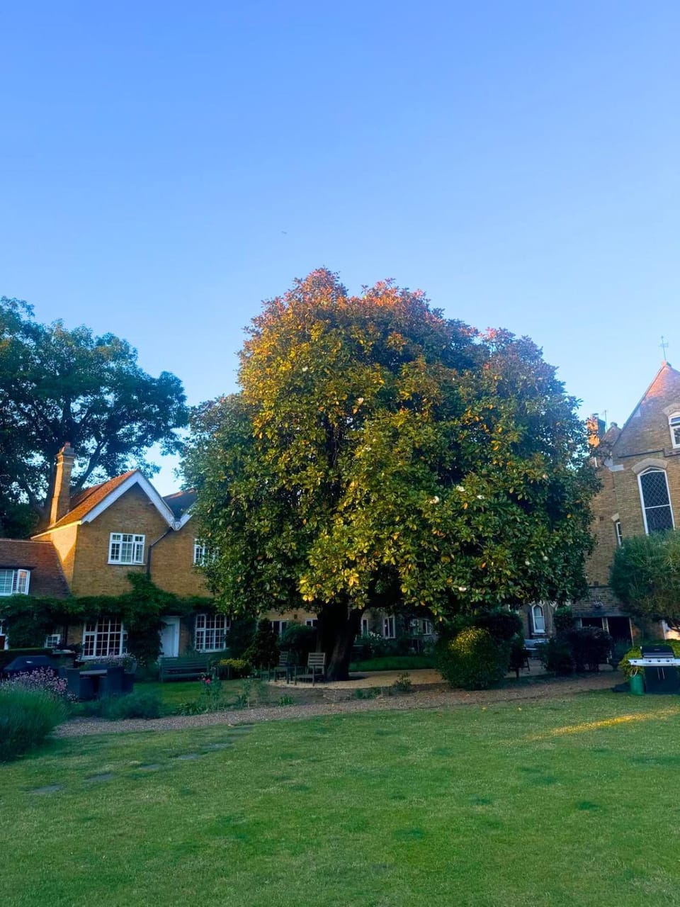Georgian Period Building Apartment in Weybridge