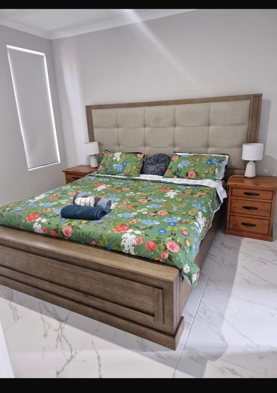 Wellard Nest- Perth- Newly built house, walk to the shops and train station- Close to Rockingham and motorplex House in Perth