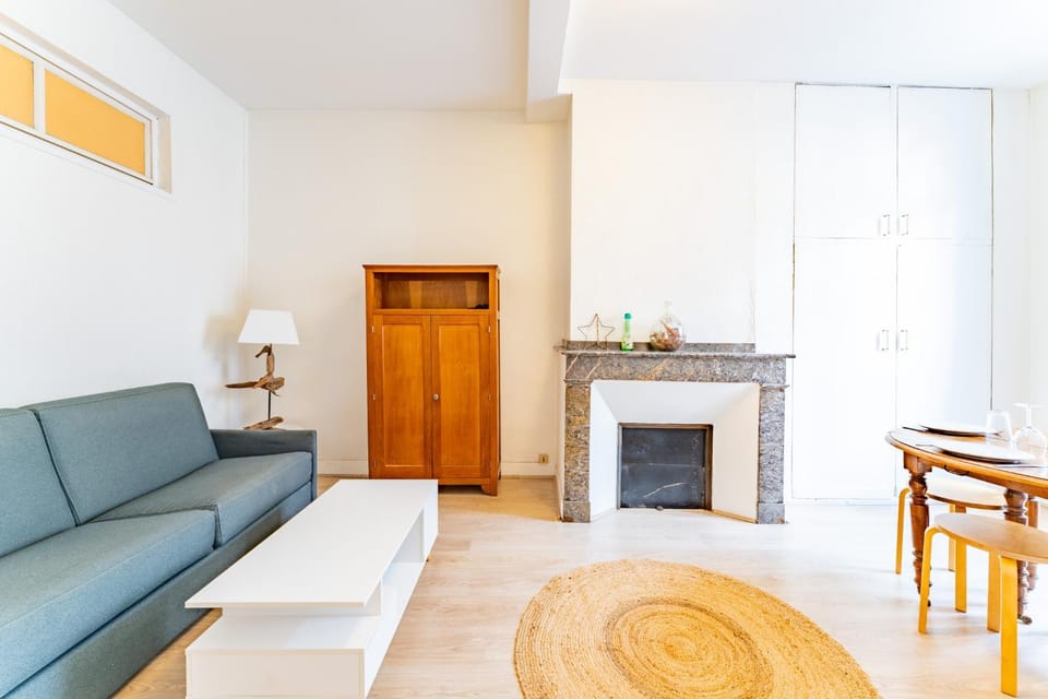 Living room, Seating area, flat iron