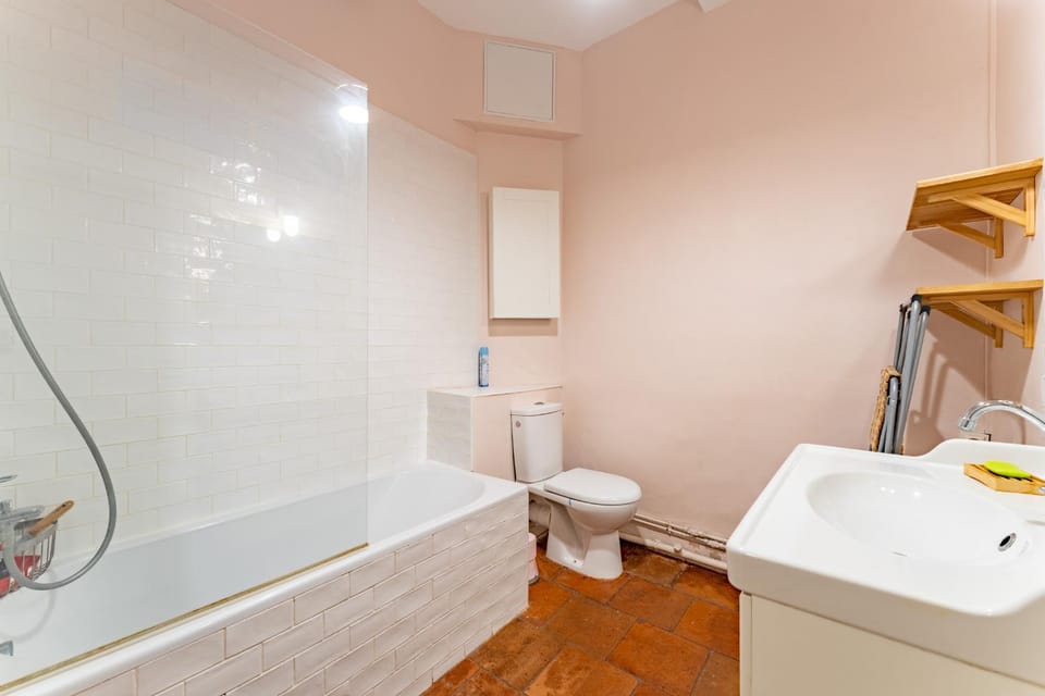 Shower, Toilet, Bathroom, Bath, towels