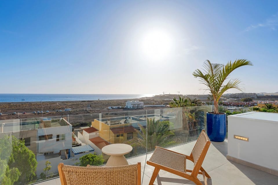 Natural landscape, Balcony/Terrace, Sea view