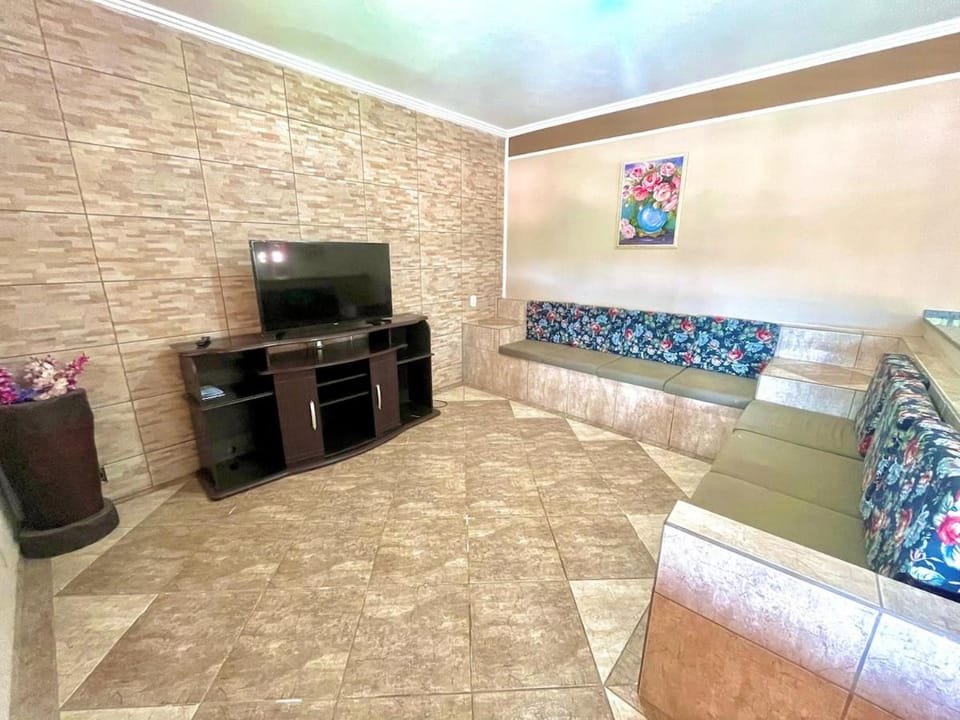 Communal lounge/ TV room, TV and multimedia, Living room