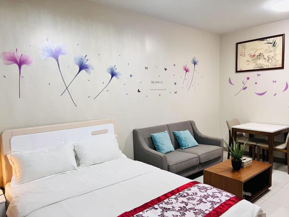 Easyworld One Uptown Residence BGC Apartment in Makati
