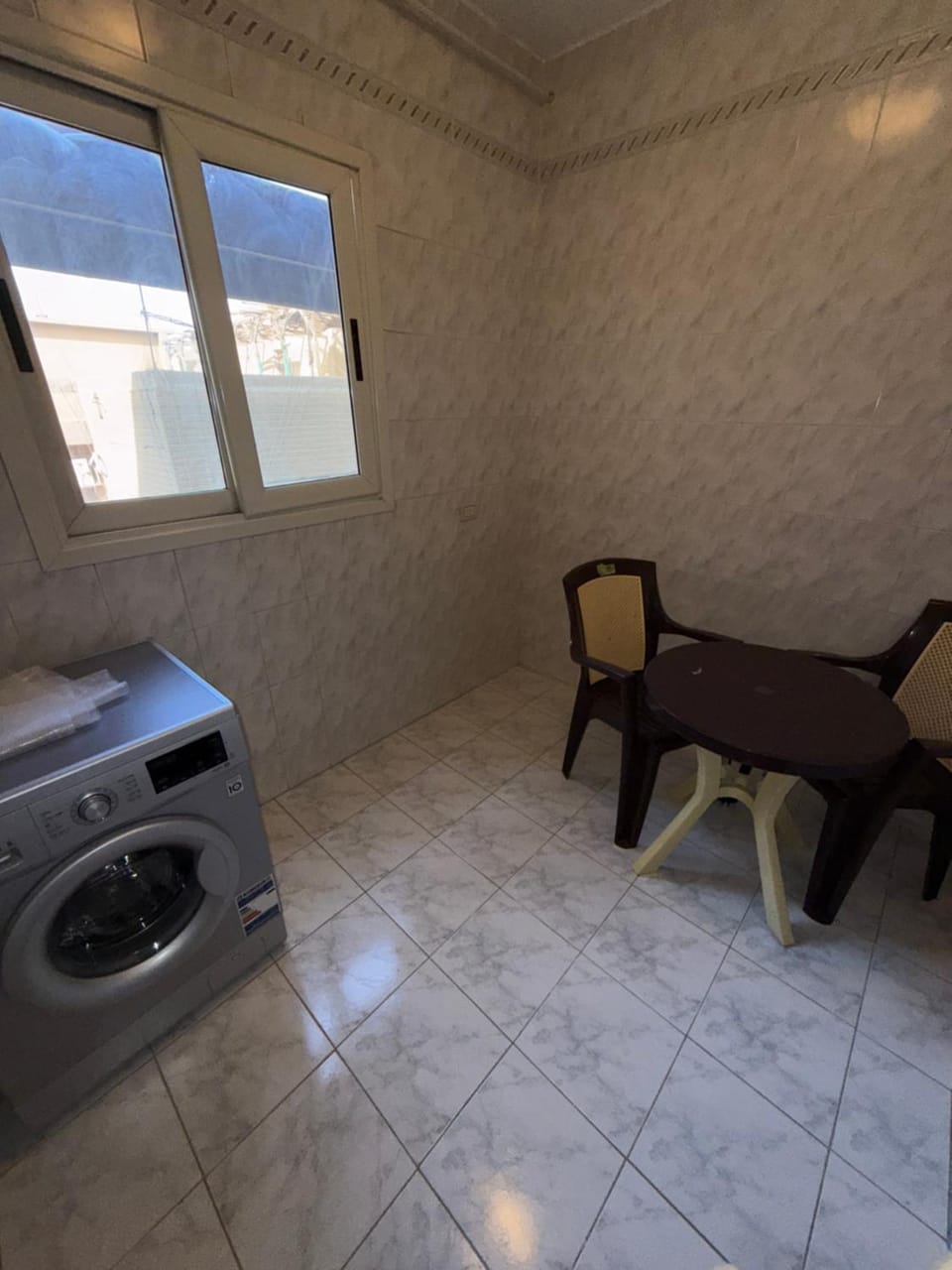 Spacious 3BR Apartment - heart of Heliopolis - 15 min from Airport and 2 min from Heliopolis Sport Club Apartment in Cairo Governorate