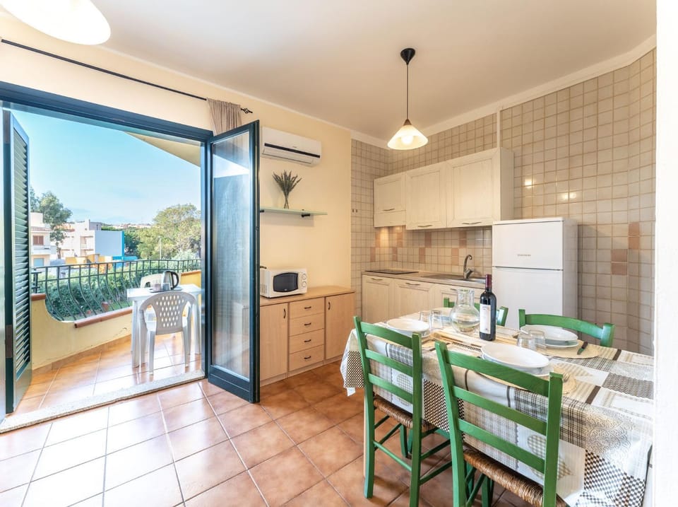microwave, oven, kitchen
