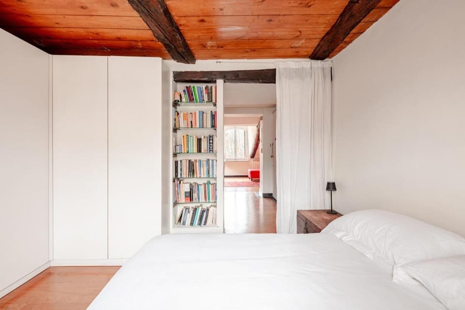 Library, Photo of the whole room, Bedroom