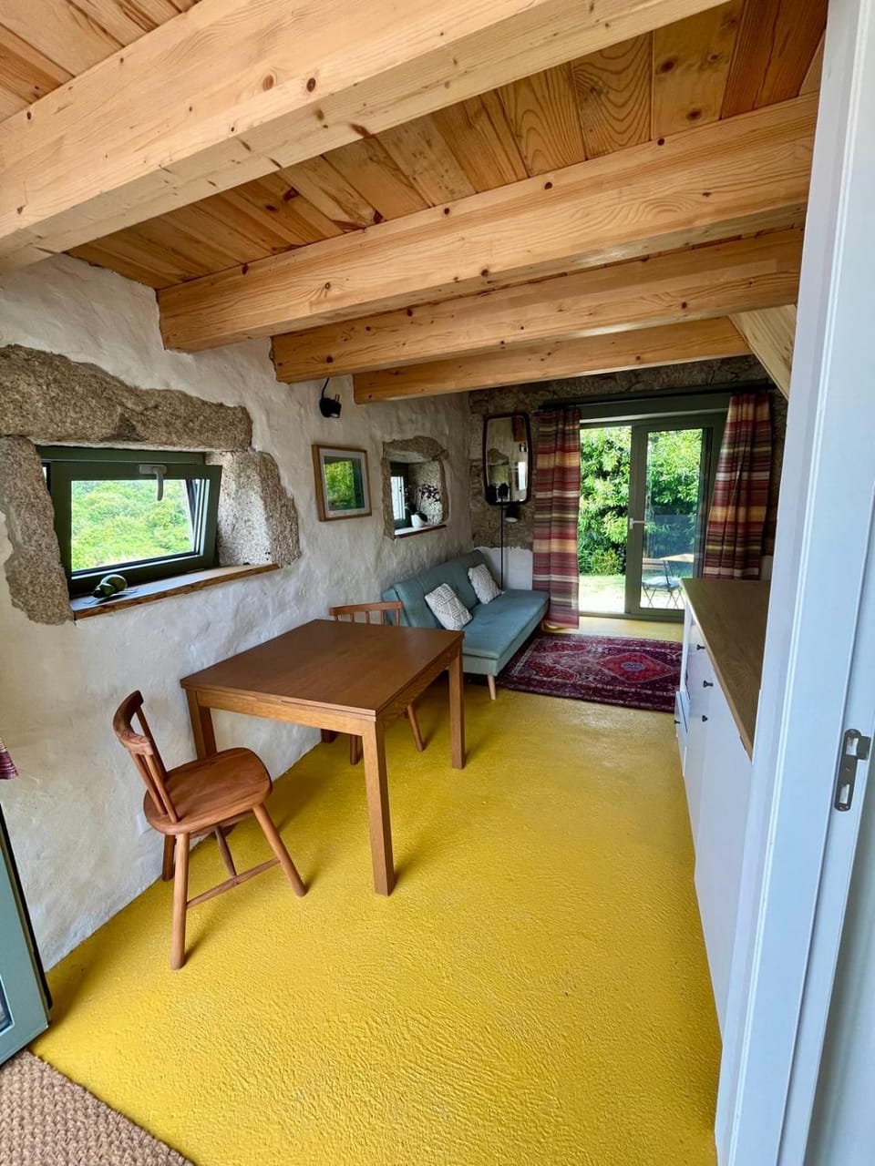 Seating area, Dining area