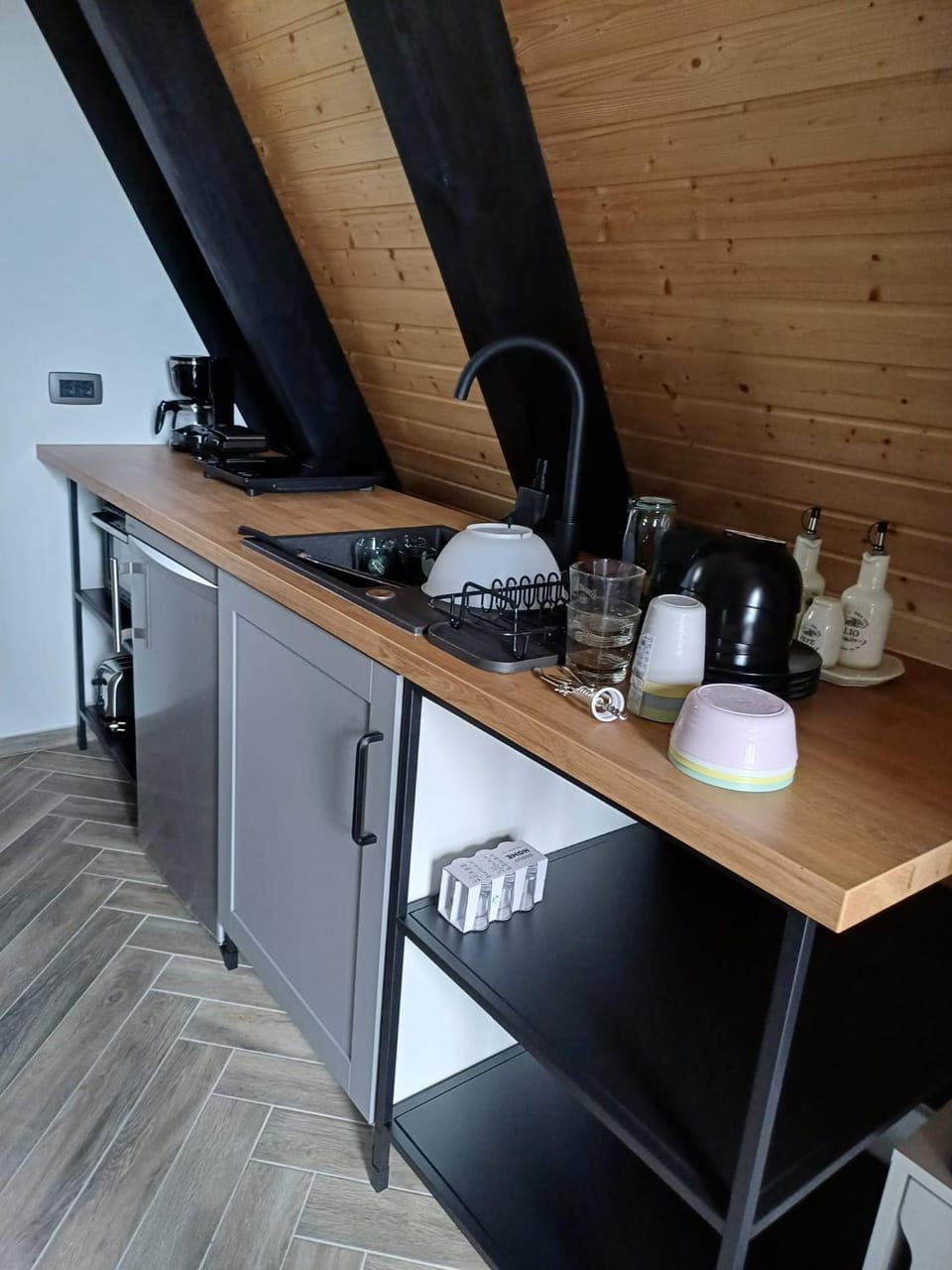 Kitchen or kitchenette
