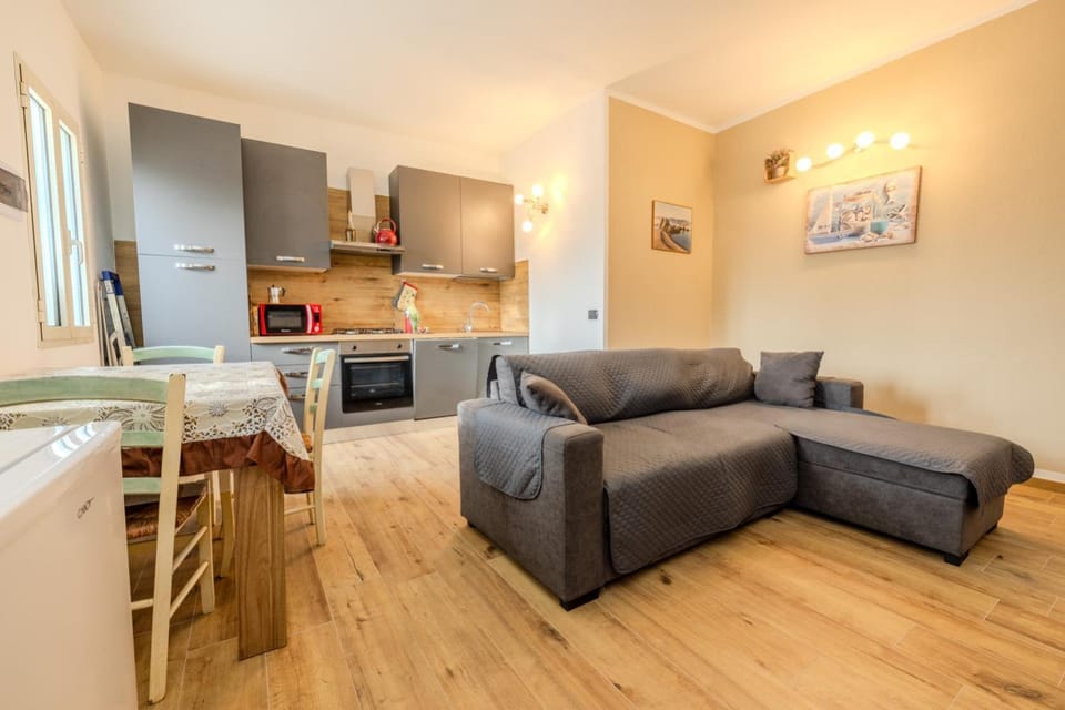 Kitchen or kitchenette, Living room, Seating area, Dining area, dishwasher, oven, stove