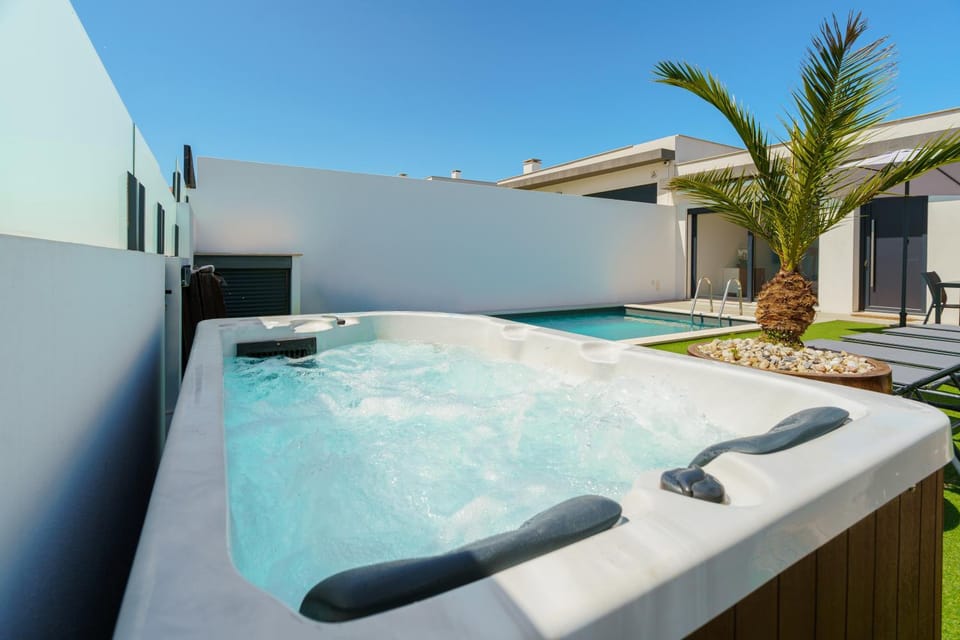 Day, Hot Tub, Pool view, Swimming pool
