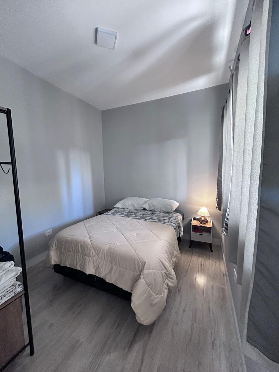Bed, Photo of the whole room, towels