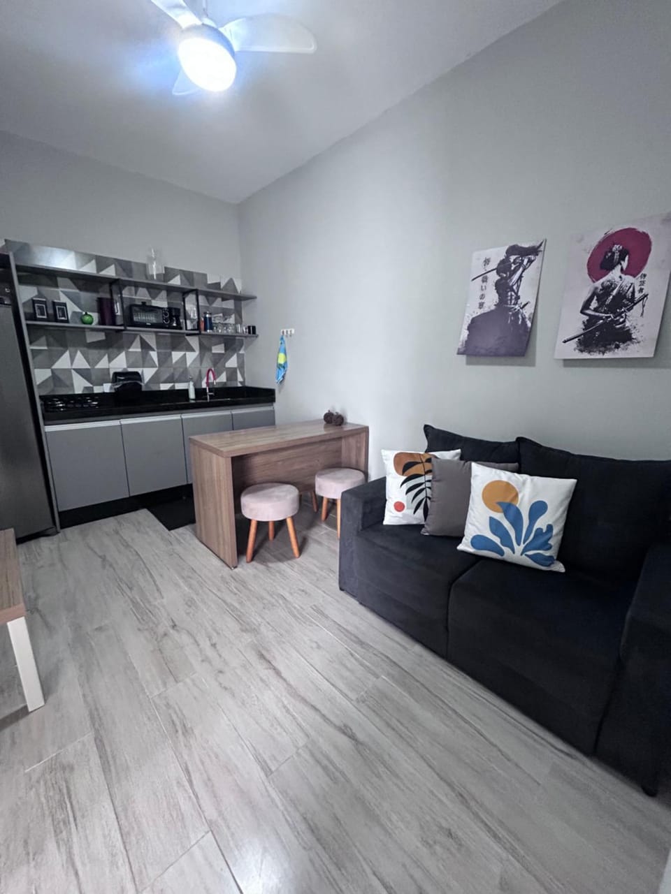 Kitchen or kitchenette, Living room, Seating area, Dining area