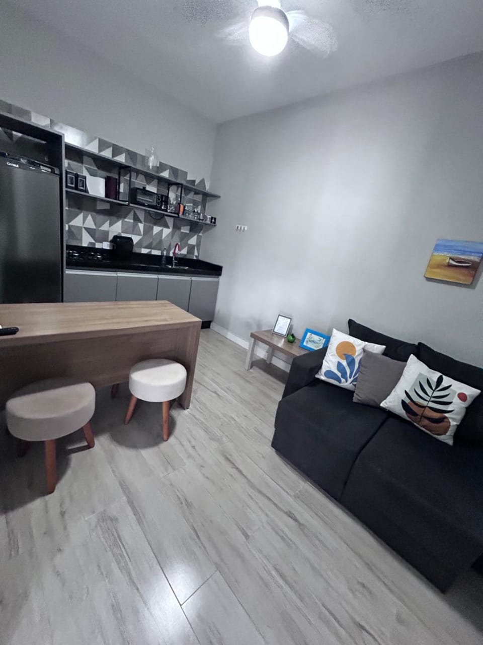 Kitchen or kitchenette, Seating area, Dining area, oven, pet friendly