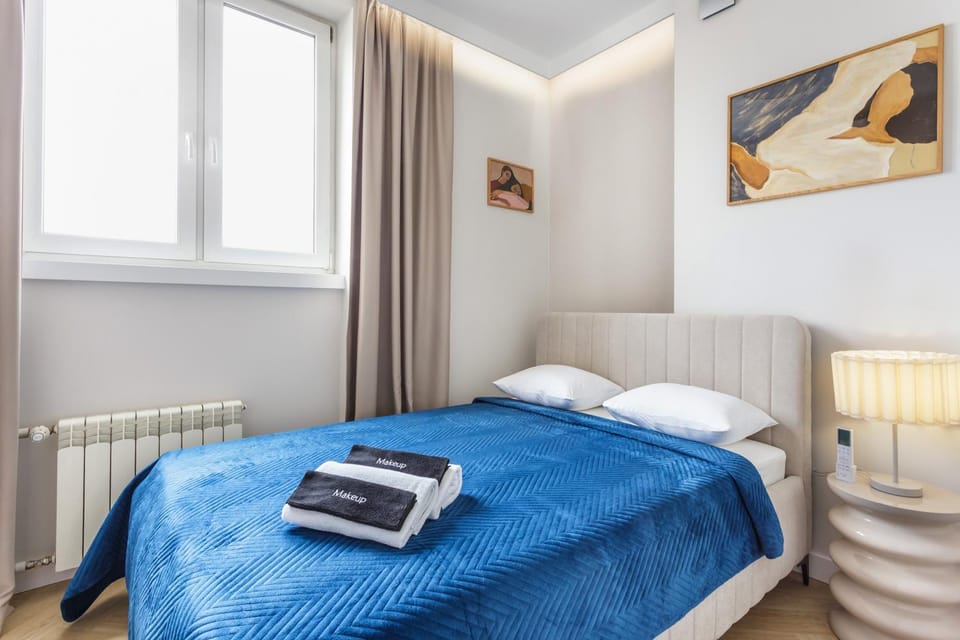 Bed, Photo of the whole room, Bedroom, towels, air conditioner
