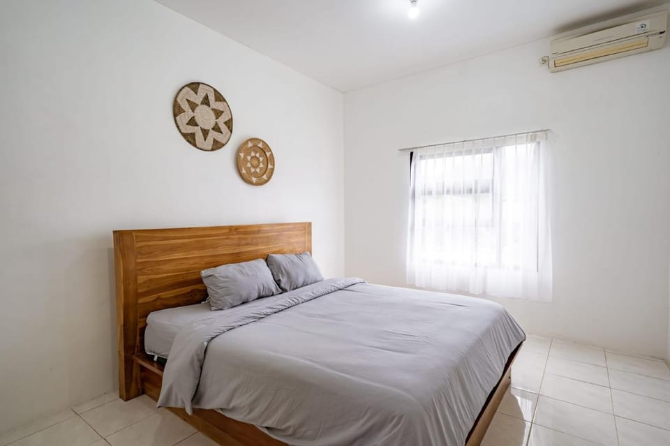 Bed, Photo of the whole room, Bedroom, air conditioner