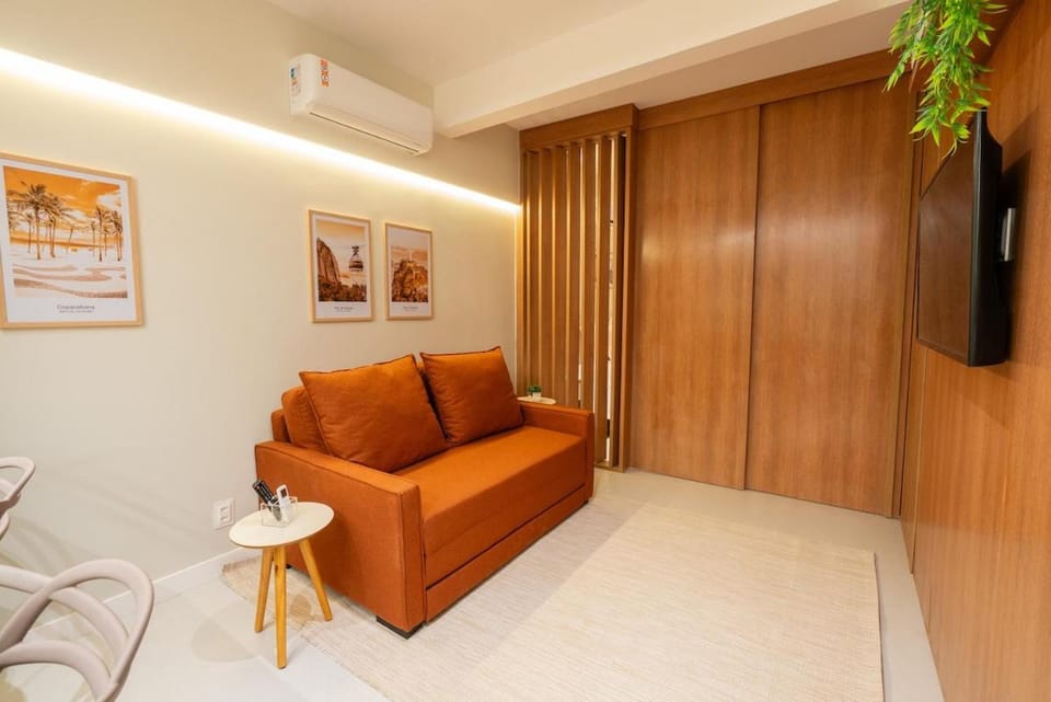 Living room, Seating area, air conditioner