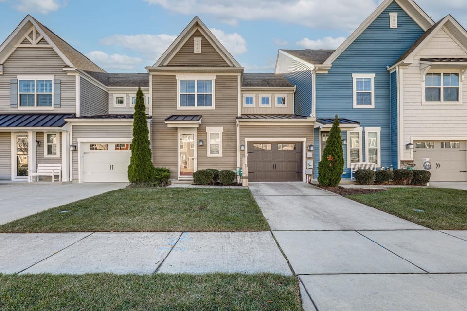 Shuttle to Beach, Relax on Patio! Millville Escape House in Ocean View