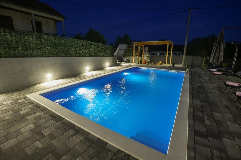 Night, Swimming pool