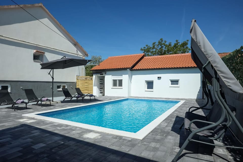 Property building, Swimming pool