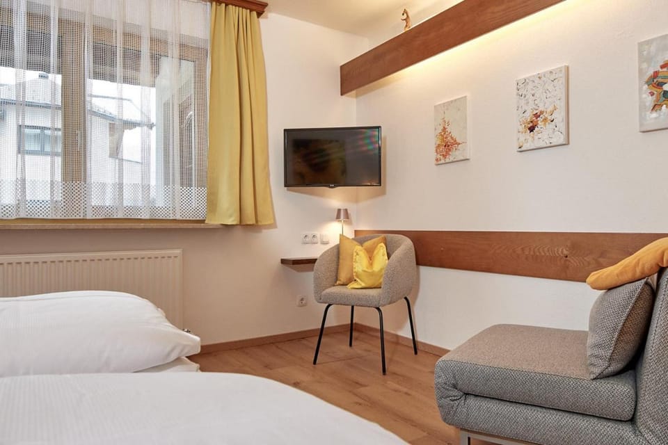 Seating area, Bedroom