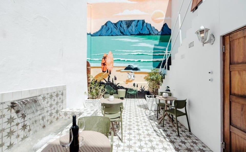 Dixon - Chic 1-Bed in Shared Guesthouse Apartment in Cape Town