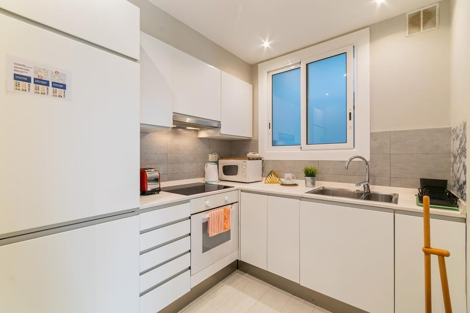 microwave, toaster, kitchen