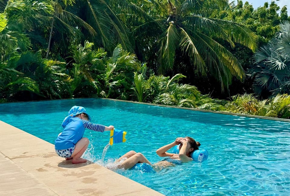 Swimming pool, children