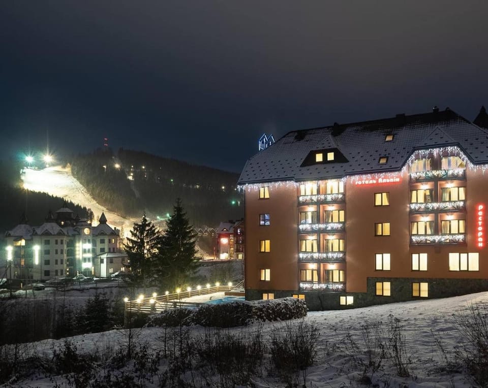 Property building, Winter, Street view
