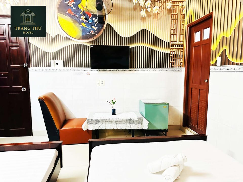 Communal lounge/ TV room, TV and multimedia, Seating area