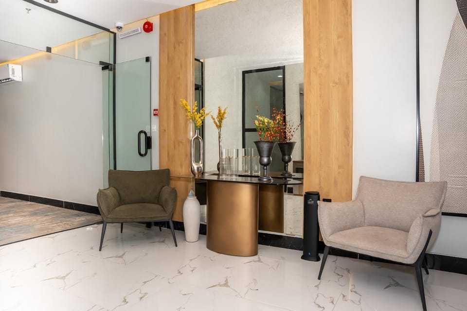 Property building, elevator, Internal: Not applicable to any particular room