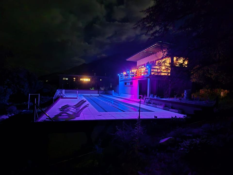 Swimming pool