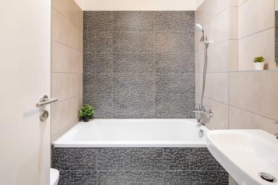 Bathroom, Bath