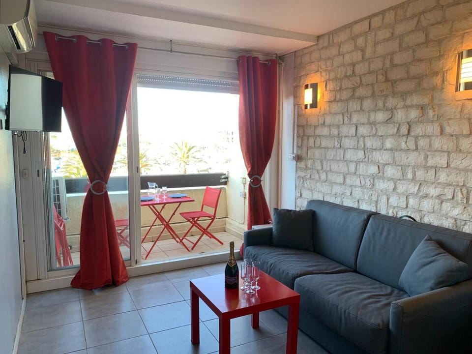 560 Studio 2 pers- Port Nature 8 vue port Apartment in Agde