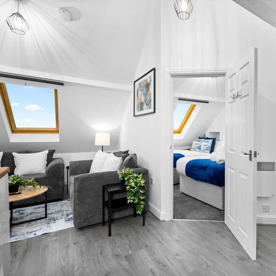 Living room, Photo of the whole room, Decorative detail, Seating area, Bedroom