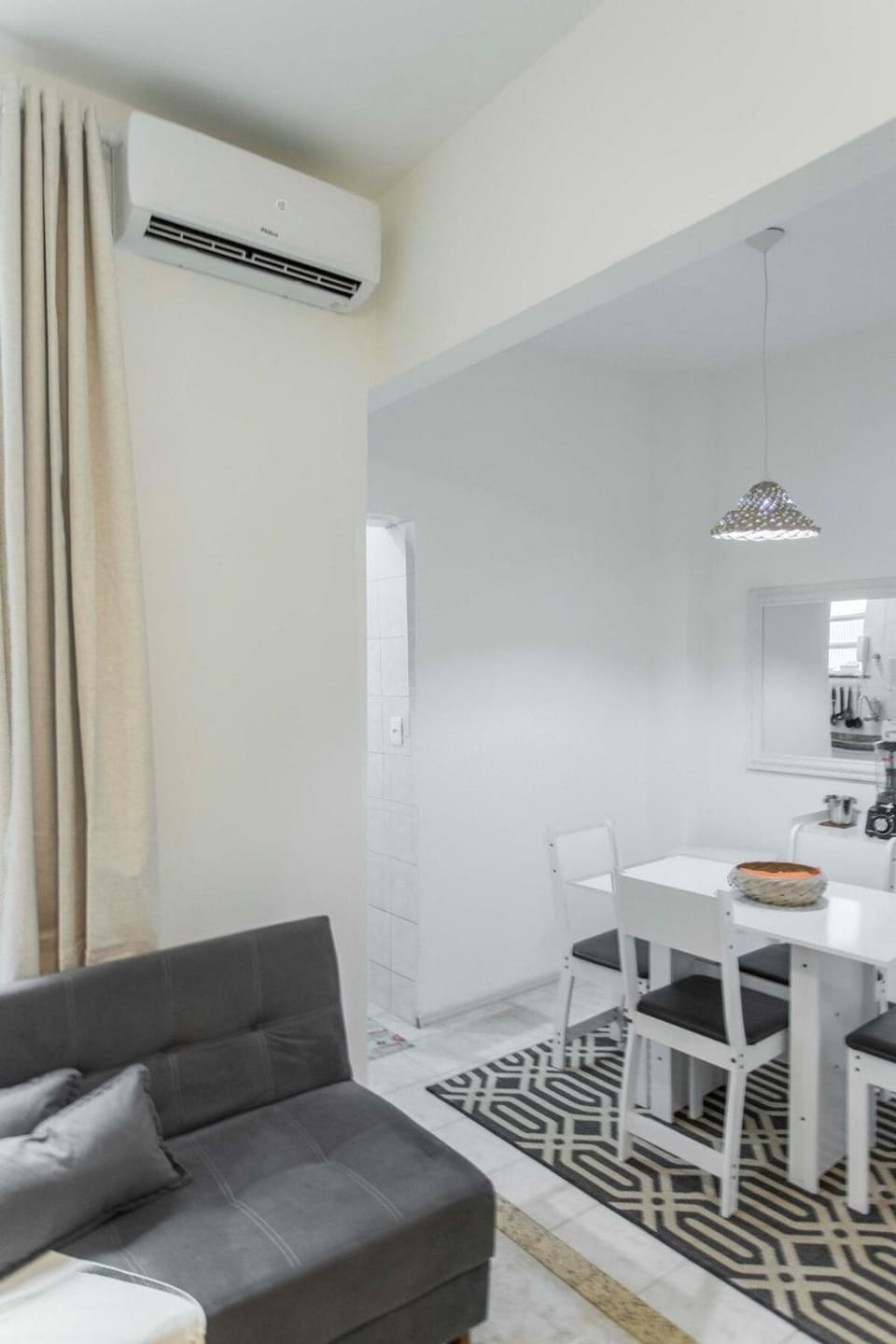 Copacabana Posto 4 Aconchegante Quarto e Sala BR 396 Apartment in Rio de Janeiro