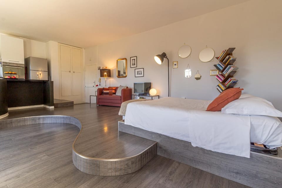 Elegant One-Bedroom Apartment 500Mt From The Fair Apartment in Bologna