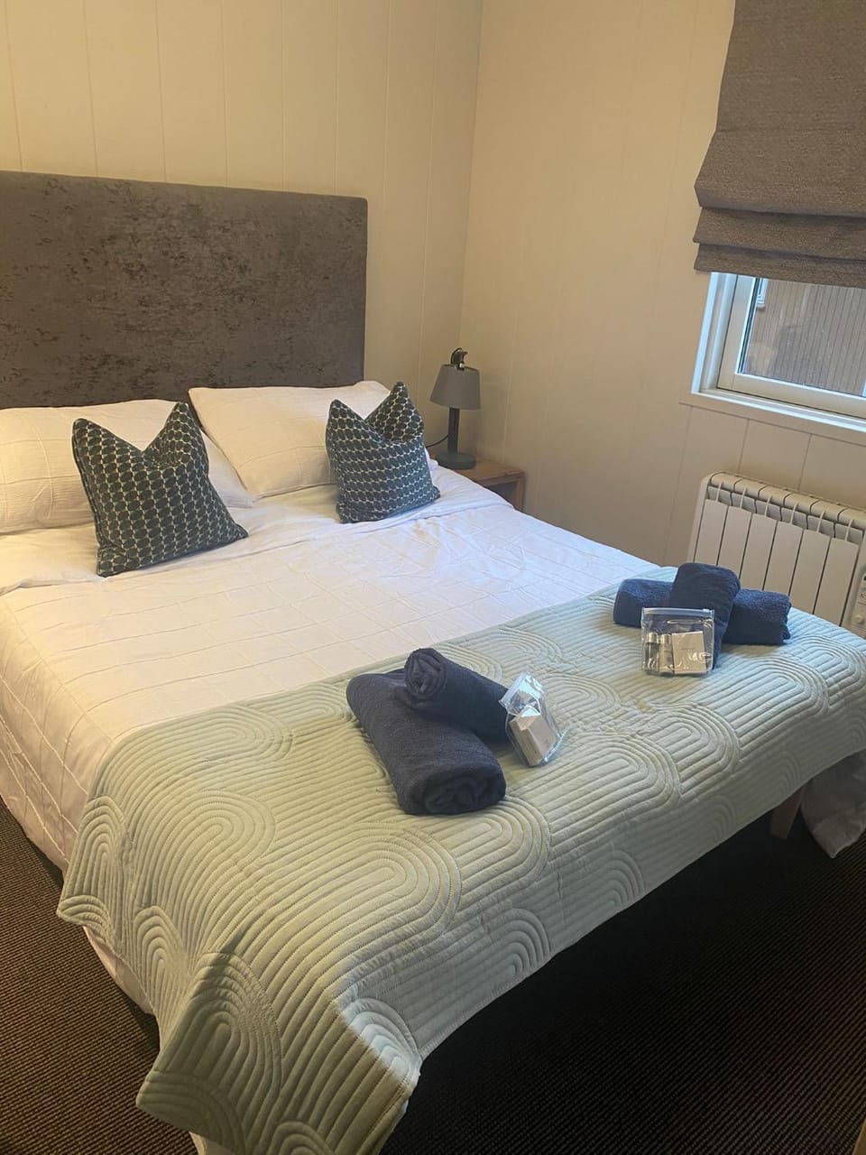 Ardeonaig Rock Chalet in Scotland