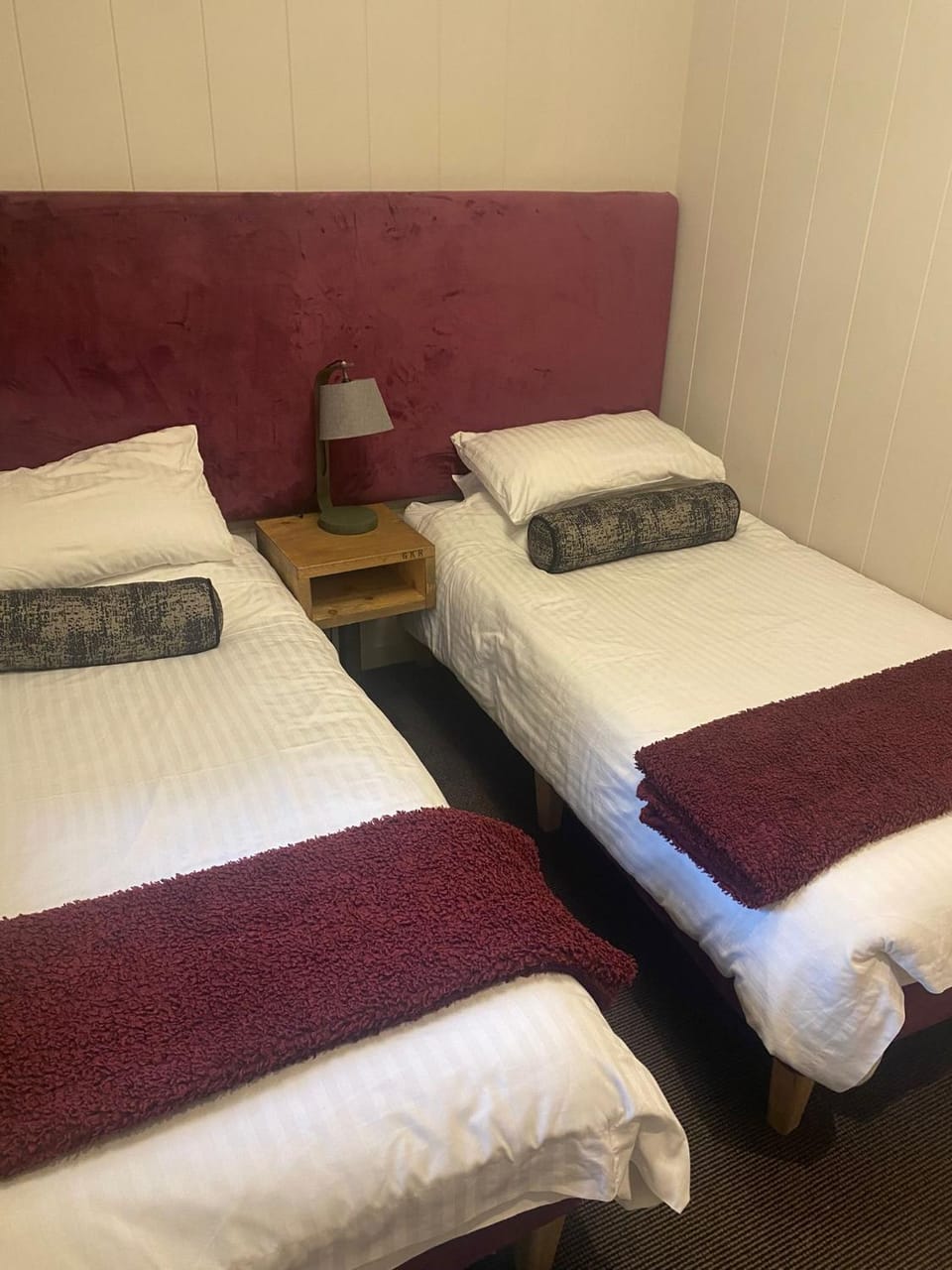 Ardeonaig Rock Chalet in Scotland