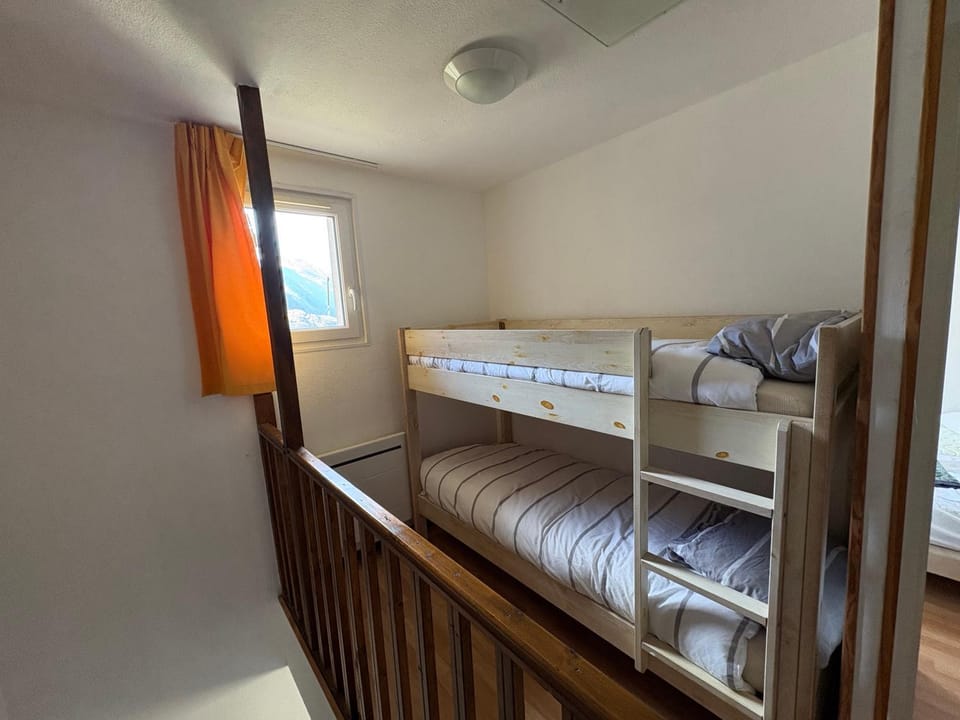 bunk bed