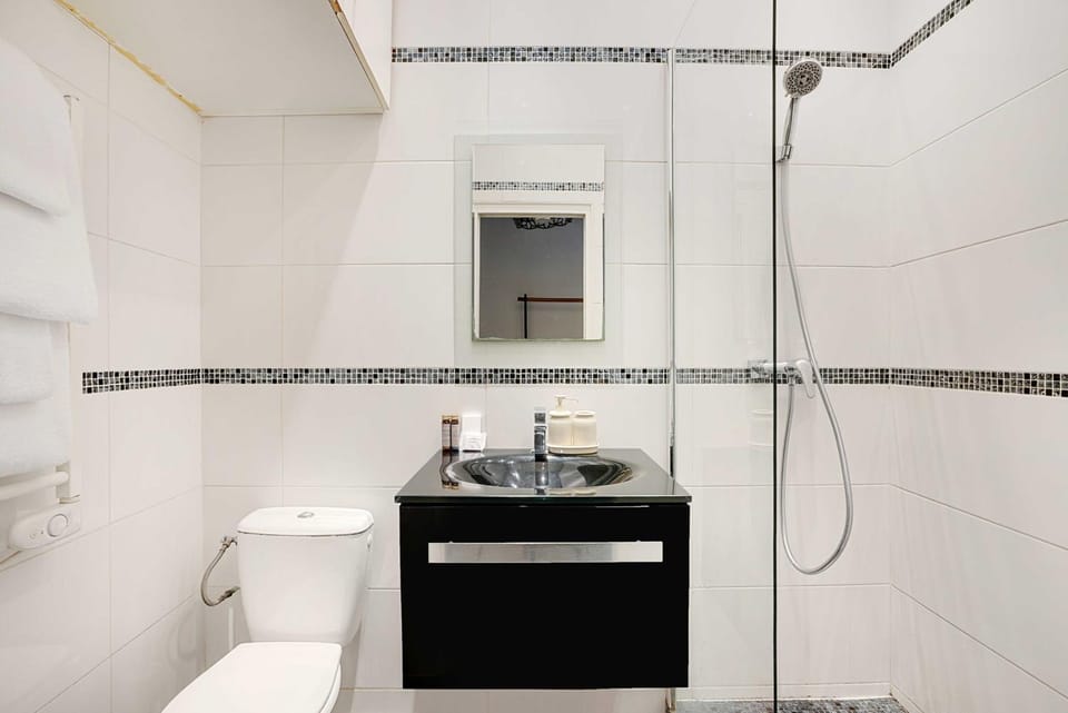 Shower, Toilet, Bathroom