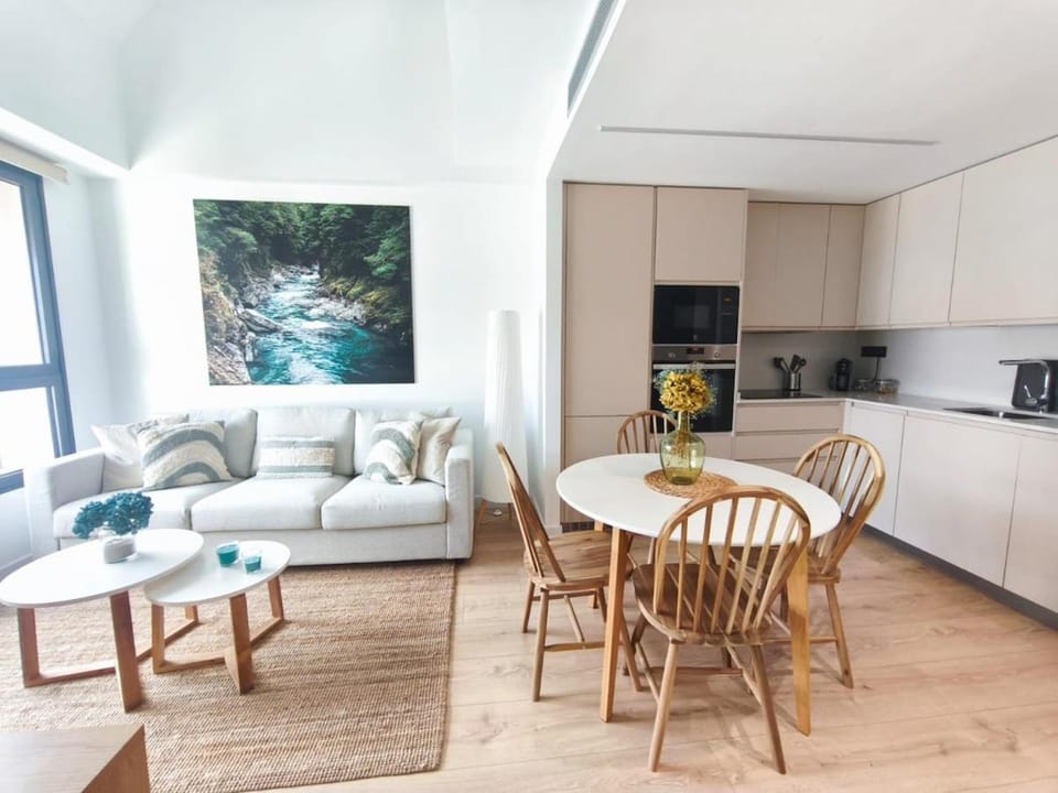 Living room, Dining area, Communal kitchen